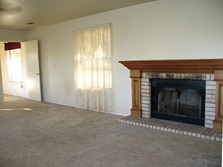 3rd image of 18025 Henderson Ln