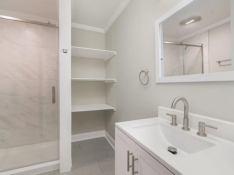 300 Holly Cir — Photo 9