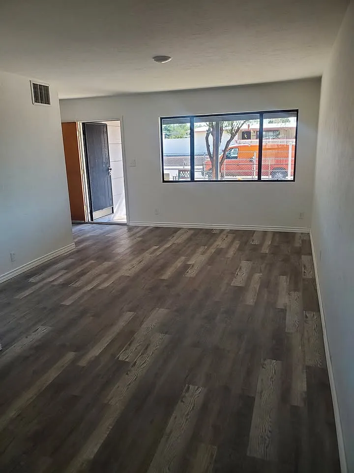 3 bed, 1020 sqft, $1,700 — Photo 1