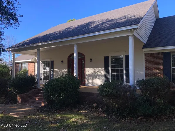 202 Crescent H Dr, Terry, MS 39170