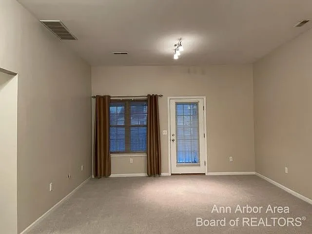 2 bed, 2.0 bath, 1086 sqft, $1,875 — Photo 4