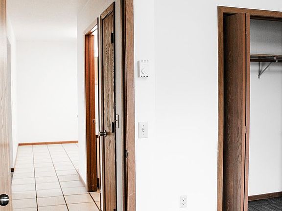 5th image of 1103 Glades Dr APT 4