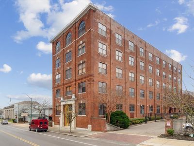 137 E G E Patterson Ave #402, Memphis, TN, 38103