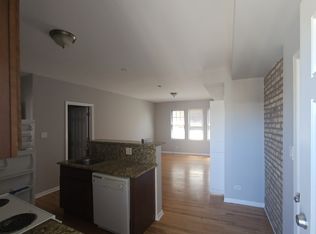 5717 N Kimball Ave #3W, Chicago, IL 60659