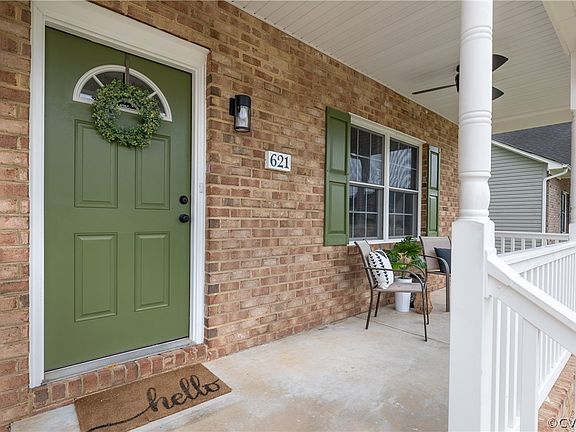 5th image of 621 Yellowstone Dr