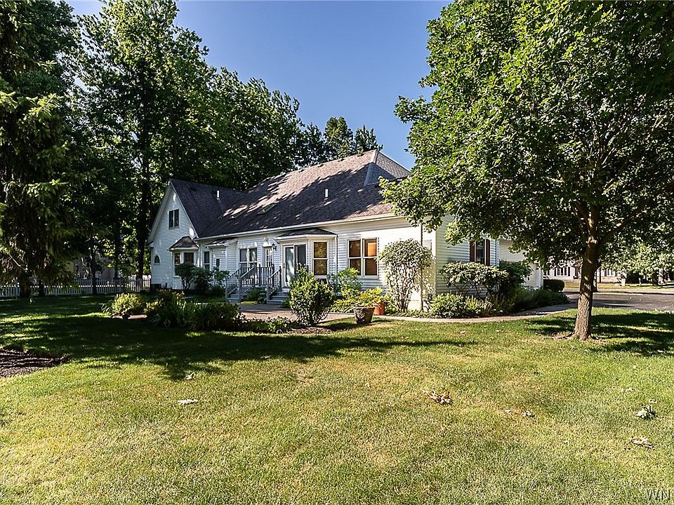 385 Garden Dr, Batavia, NY 14020 Zillow