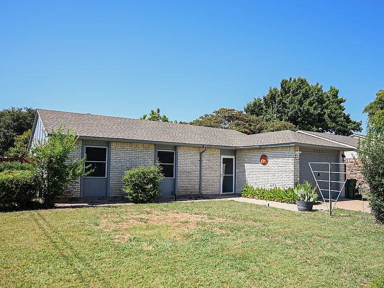 5236 Hawse Dr — Photo 1