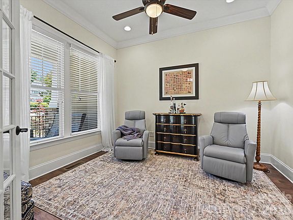 3rd image of 1044 Wessington Manor Ln