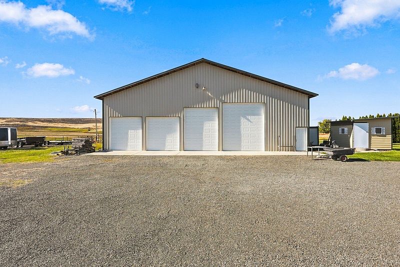 3rd image of 16641 Upper Badger Pocket Road