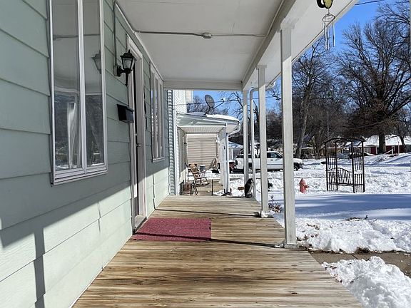 3rd image of 307 E Washington Ave