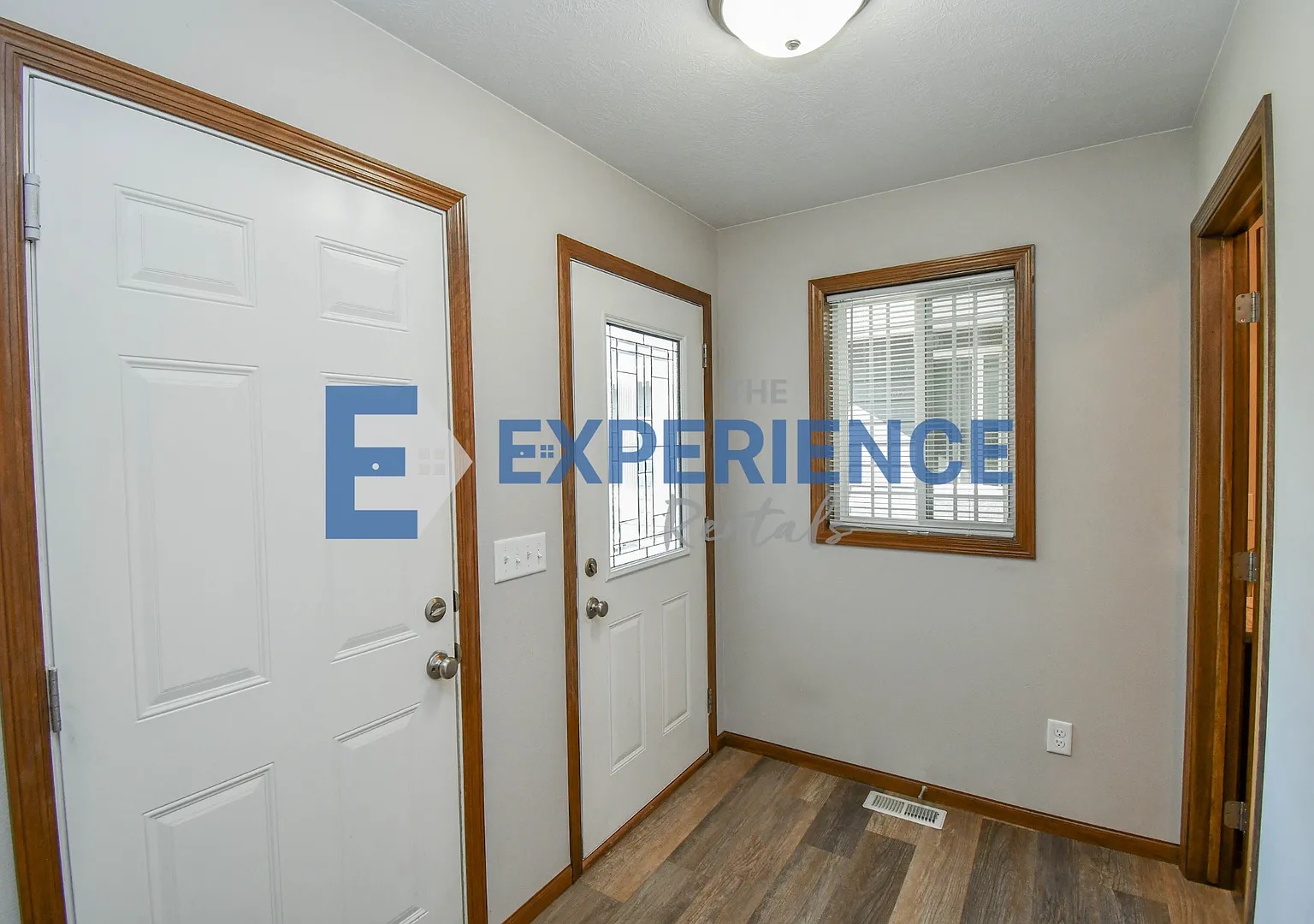 Spacious 3BR Townhome on Quiet Cul-de-Sac | 2,000+ Sq Ft & Attached Garage! — Photo 3