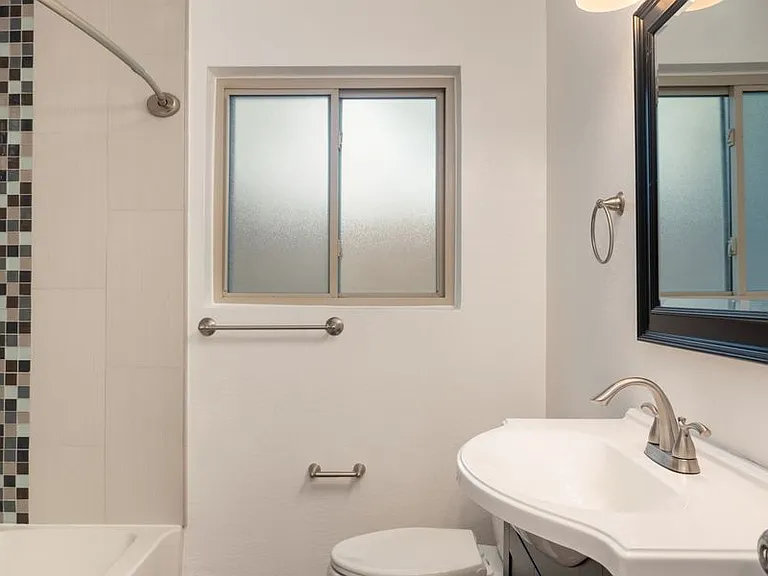 1333 E Thomas Rd — Photo 11