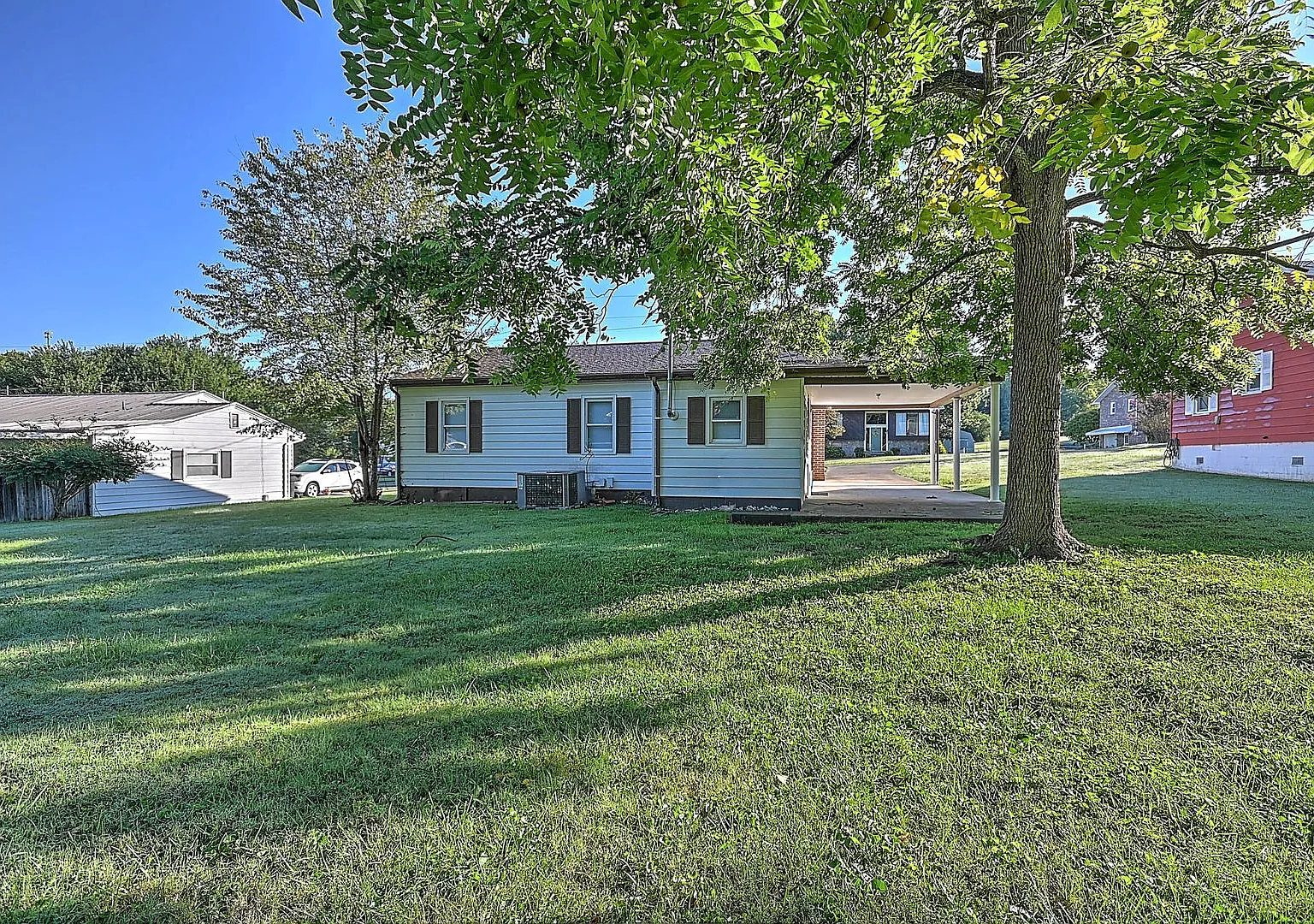 3 Bedroom / 1 Bath Home — Photo 3