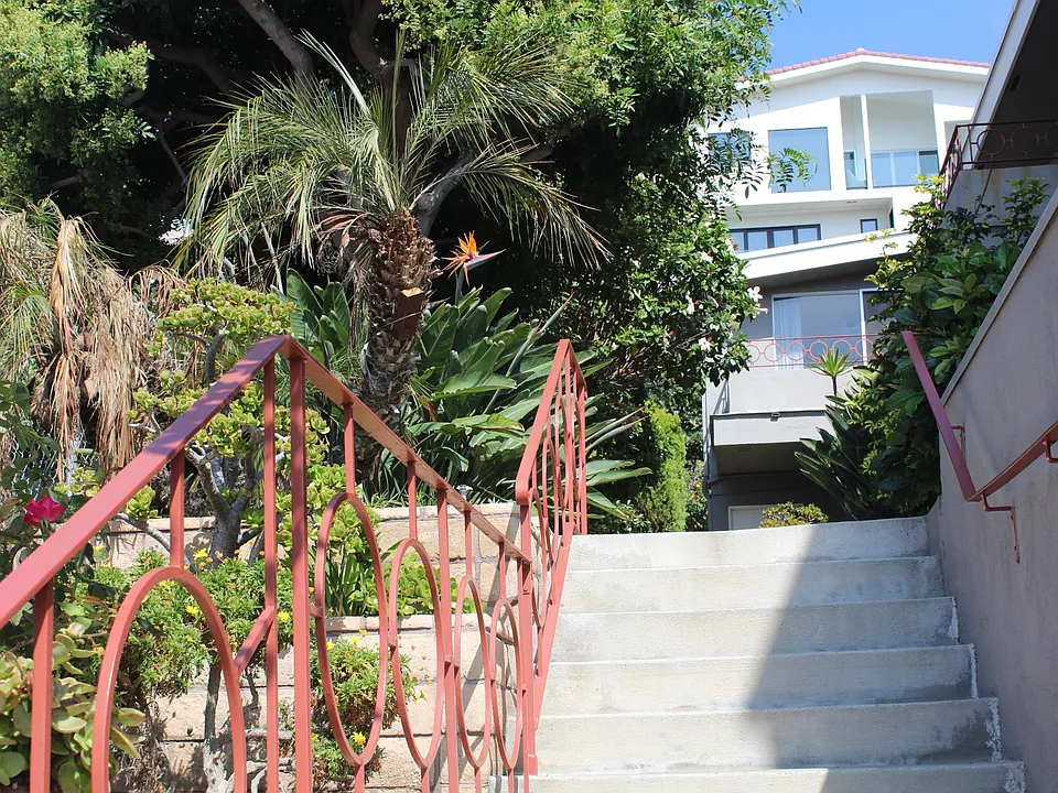 Stairs from the street to the building main level