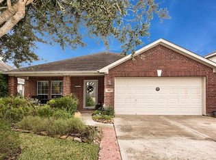 2103 Goldfinch Ln, League City, TX 77573