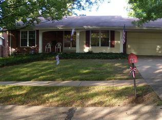 722 Foxwick Dr, Ballwin, MO 63011