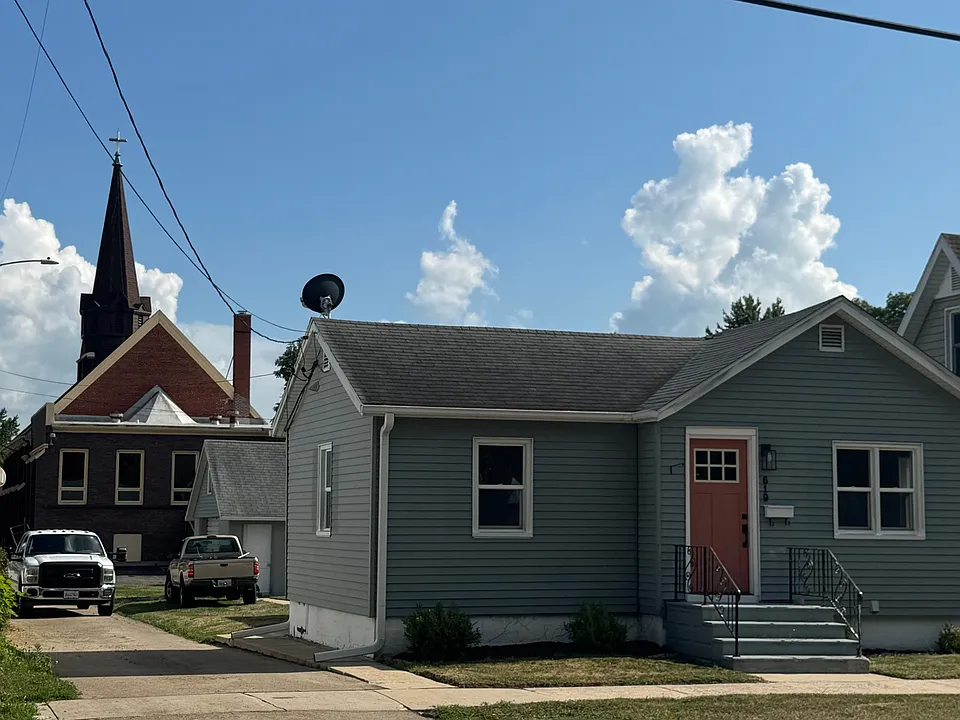 619 W Jackson St