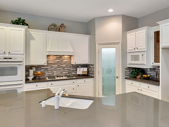 5th image of 1893 Morella Cir