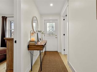 483 Rosseau Rd #4, Hamilton, ON L8K4T6