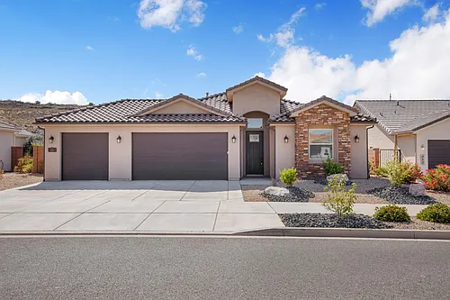 646 N Sandy Talus Dr Photo 1
