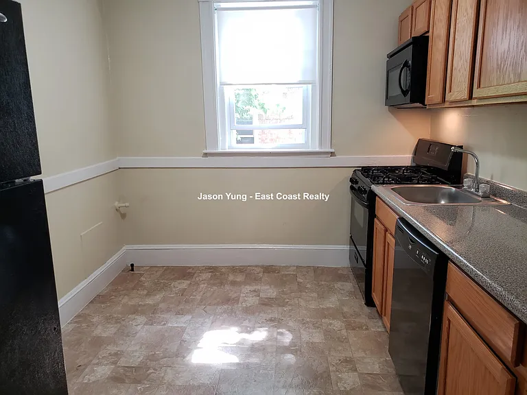 14 Russell St #24 — Photo 3