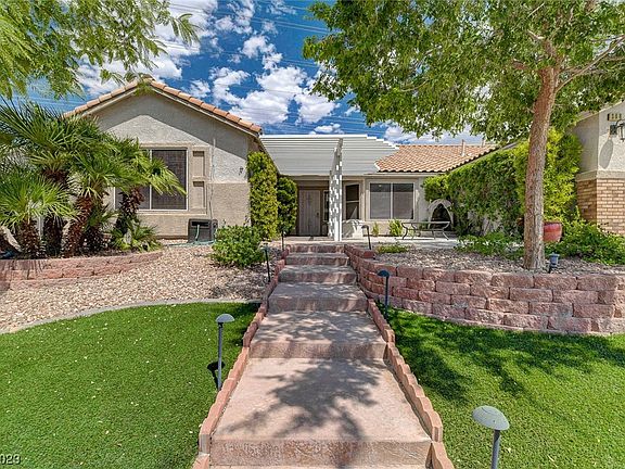 4th image of 306 Carole Little Ct