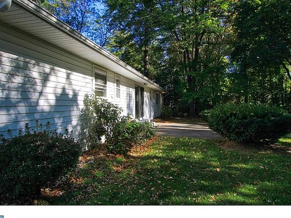4th image of 4 Pin Oak Dr