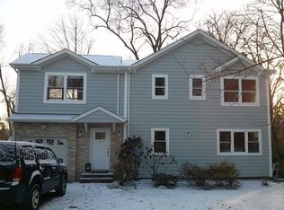 8 Wight Pl, Tenafly, NJ 07670