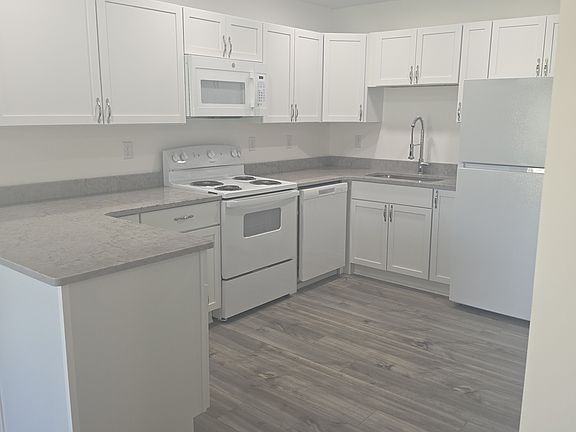 4th image of 745 River Rd