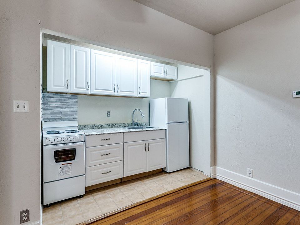 1st image of 130 E Craig Pl #3