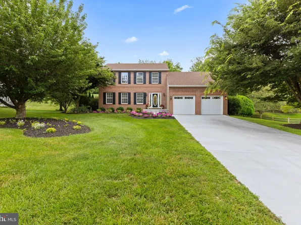 359 Winged Foot Dr, Westminster, MD 21158