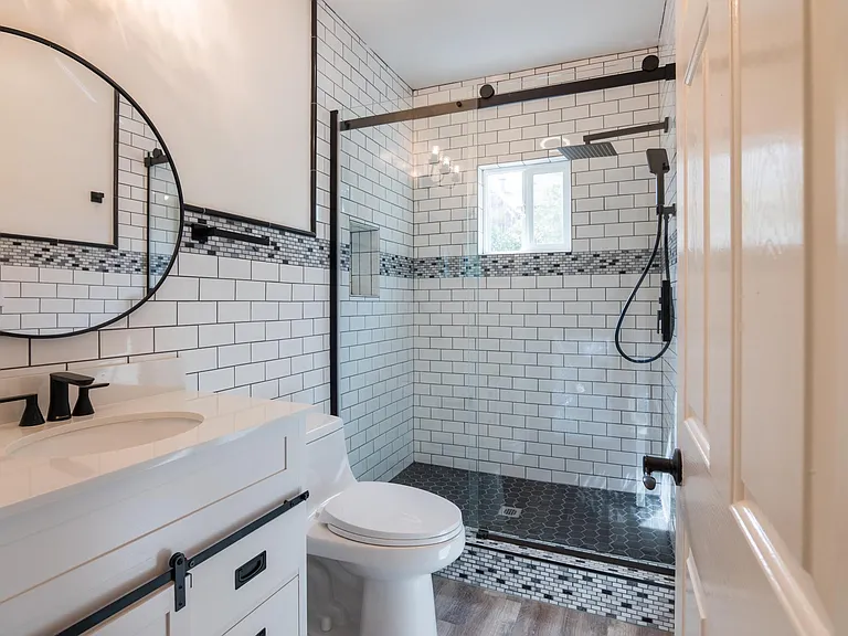 7018 Lurline Ave — Photo 7