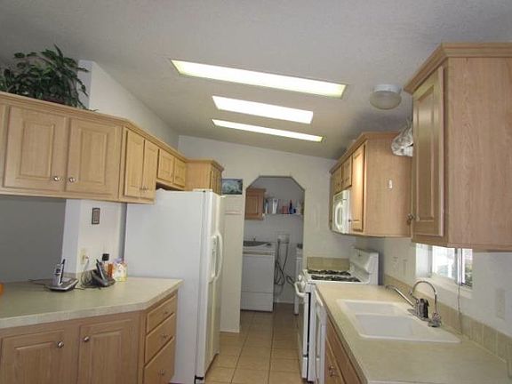 2nd image of 677 G St Space 146