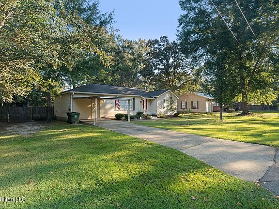 3rd image of 1917 Brooklane Dr
