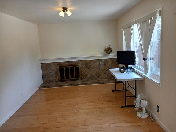 3rd image of 10575 Glenview Ave