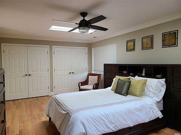 5th image of 47 W Pond Ct