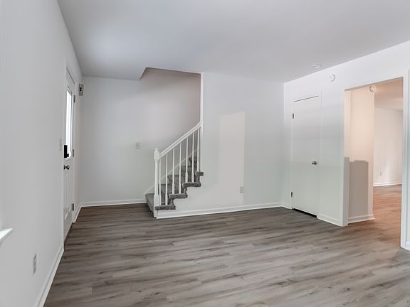 3rd image of 1613 Wappoo Dr #1