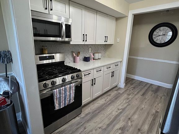 4th image of 220A Sierra Ct