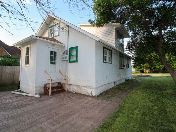 304 1st St SW, Towner, ND 58788