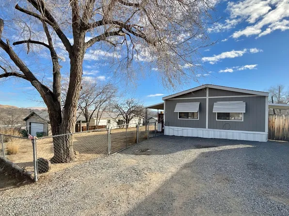 320 Brownlee Ln, Sun Valley, NV 89433