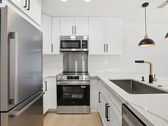 5th image of 1077 Wesley Ct APT 7