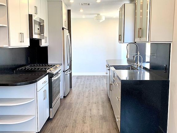 5th image of 1271 Granville Ave APT 101
