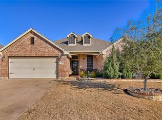 7819 Black Willow Ln, Arlington, TX 76002