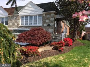 9961 Woodfern Rd, Philadelphia, PA 19115