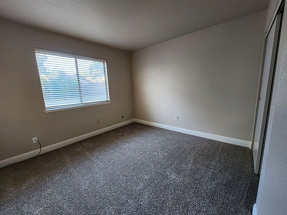 4th image of 631 Hanisch Dr