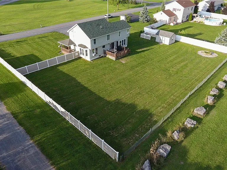 26202 Lafave Rd — Photo 45