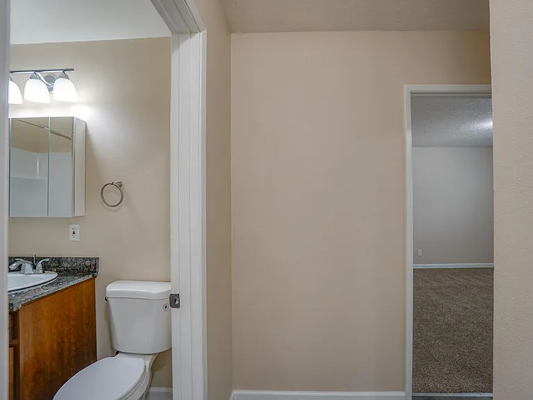 12625 SW 13th St — Photo 9