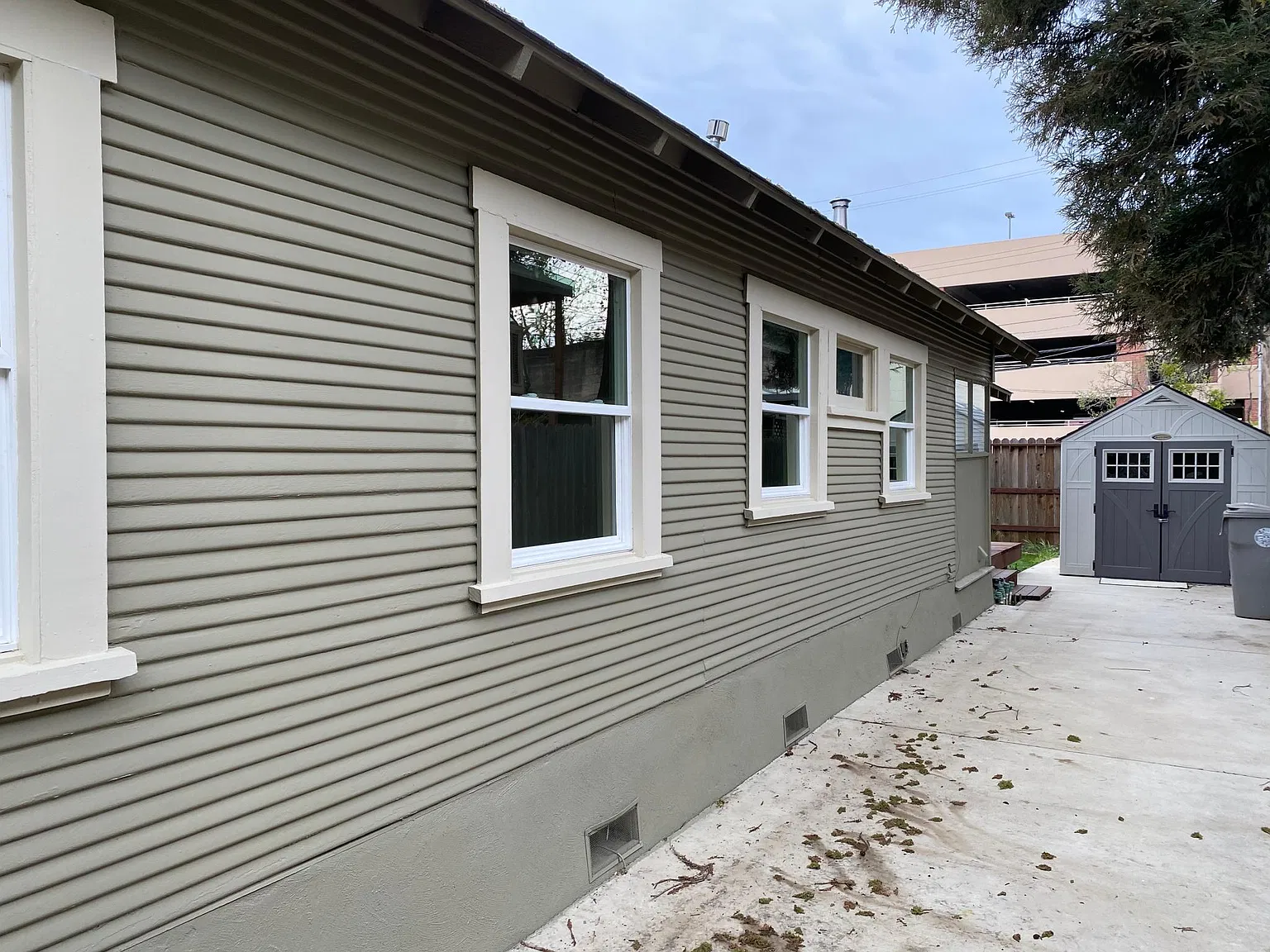 1240 32nd Street — Photo 3