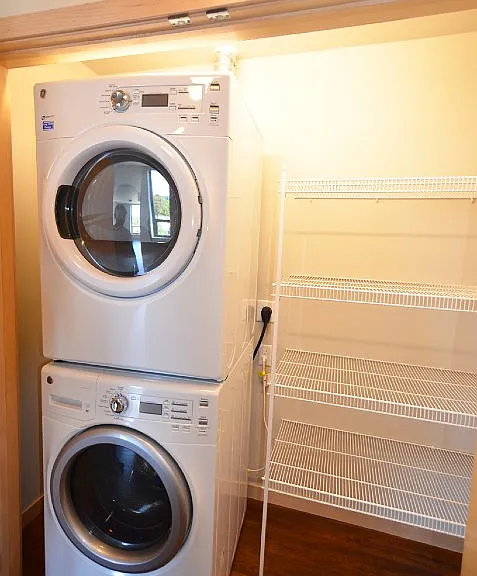 Venture Luxury High Rise — Photo 199