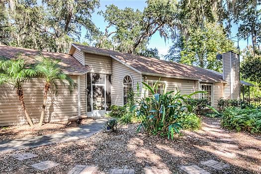 3rd image of 3839 Vine Ln